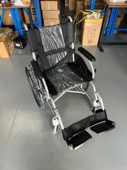 特別価格【新品・未使用】MIKI 自走用車椅子 VS-1 ハイポリマタイヤ