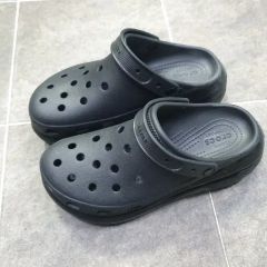 希少サイズ】クロックス メガ クラッシュ クロッグ ブラック M9