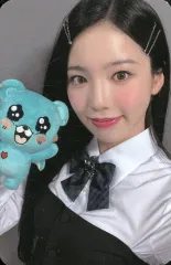 【中古】コレクションカード(女性) NiziU/アヤカ(AYAKA)/裏面黄/「NiziU Press Play」JYP SHOP グッズ購入特典自撮りフォトカード