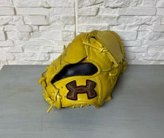 Under Armour 軟式グローブ イエロー 右投 - メルカリ