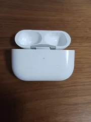 （正規品）Apple AirPods Pro 2世代 充電ケース　Lightningモデル　A2700
