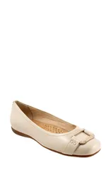 トロッターズ レディース シューズ パンプス Trottersizzle Signature Flat Multiple Widths Available Ivory アイボリー