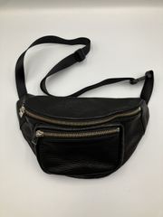 Schott ブラック ボディバッグ・ウエストポーチ廃盤希少品 - メルカリ