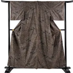 【美品】 紬 身丈158.5cm 裄丈63cm S 袷 貝桶 御所車 焦茶色 正絹 秀品 【中古】のサムネイル