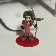 ファイナルファンタジー7 エアリス フィギュア コカコーラ コラボ