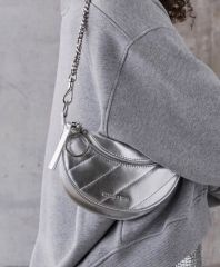 本人期】Alexander McQueen 顔グラフィック 革紐ナップサック - メルカリ