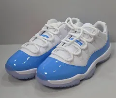 ジョーダン 11 レトロ ロー ユニバーシティ ブルー 2026