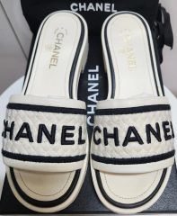 CHANEL サイズ表記「37 1/2C」24センチ程度 ホワイト サンダル - メルカリ