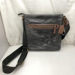 ⭐️美品】 PIQUADRO ピクアドロ ショルダー バッグ 肩掛け 斜め掛け 