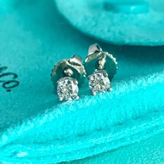 Tiffany ティファニー ソリティア プラチナ×ダイヤ ピアス 3.8 