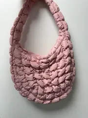 COS キルト ミニバック 桜ピンク ポップコーン バッグのサムネイル