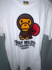 レア❗️アベイシングエイプ マリオ×ベビーマイロ プリント Tシャツ 白 M レア❗️アベイシングエイプ マリオ×ベビーマイロ プリント Tシャツ 白