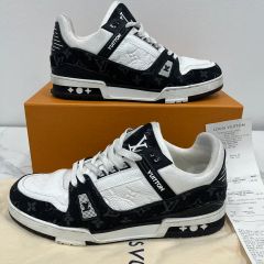 激レア LV ルイヴィトン トレーナー スニーカー 白黒 サイズ8 激レア LV ルイヴィトン トレーナー スニーカー 白黒 サイズ8 - メルカリ