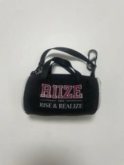 RIIZE FAME MD ボストンバッグ RIIZE RIIZE FAME MD ボストンバッグ 展示会Silence: Inside the Fame