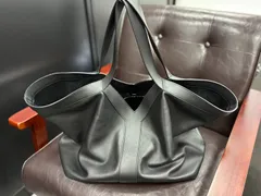 【中古美品】SAINT LAURENT Yトート バッグ レザー ブラック 817602 Y Tote Bag 90320629のサムネイル