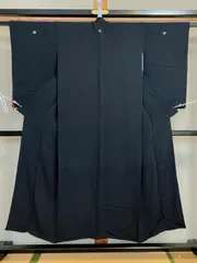 500B【アンティーク着物】黒紋付 色無地 袷 着物 桐紋 五つ紋 正絹？リメイク素材にも