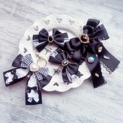 DimMoire 安全ピン×フリルリボン2個SET Black&White - メルカリ