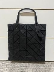 BAOBAO ISSEY MIYAKE プラチナムマーメイドショルダーバッグ - メルカリ