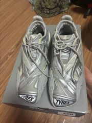 balenciaga tyrex silver 42 - メルカリ