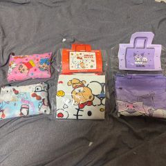 保育士さん必見】キャラクターエプロン＆ハンドタオル まとめ売り