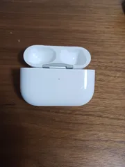 美品（正規品）Apple AirPods Pro 第2世代 充電ケースのみ USB-C A2968 純正品
