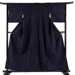 【美品】 紬 身丈156.5cm 裄丈65cm M 袷 草花 幾何学 紫 正絹 秀品 【中古】のサムネイル