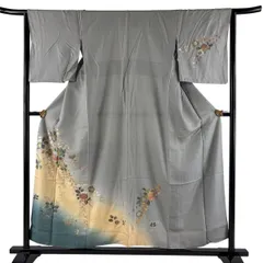 訪問着 身丈154cm 裄丈64cm M 袷 草花 流水 螺鈿 金銀彩 灰色 正絹 秀品 【中古】のサムネイル