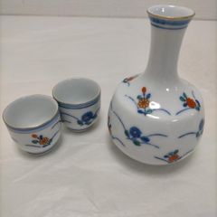 有田焼 源右衛門窯 染錦赤梅小紋割 酒器 徳利 杯3 - メルカリ