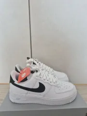 新品 NIKE エアフォース1 235mm