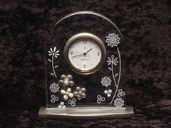ジャンク品MIKIMOTO 置時計 アクリル製 花柄デザイン - メルカリ
