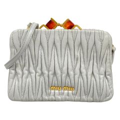 美品 miumiu ショルダーバッグ マテラッセ レザー シルバー がま口 