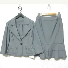 未使用 Courreges クレージュ テーラードジャケット ひざ丈 スカート セットアップ スーツ 38 グレー レディース 古着 中古 USEDのサムネイル