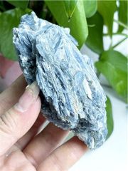 AAA級天然藍晶石（カイヤナイト）原石YT12U3/67U71C - メルカリ