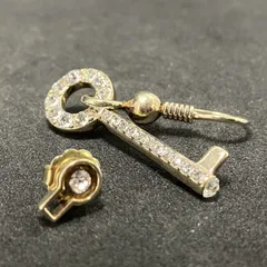 美品　MARC JACOBS　マークジェイコブス　ピアス　キーモチーフ　ラインストーン　ゴールド系　2809のサムネイル