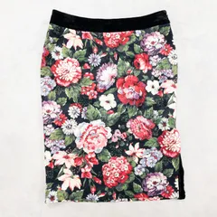 DOLCE＆GABBANA ドルチェアンドガッバーナ スカート 花柄 フラワー ブラック レディース 36 b01237のサムネイル
