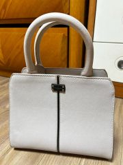 キタムラ！シボレザーバックホワイト ハンドバッグ値下げ❗ - メルカリ