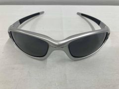 d*7様 Oakley キャットアイサングラス シルバー Minute - メルカリ