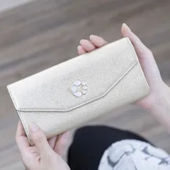 【中古・美品】マリクレール　ホースレザー　ミスティリングブローチ付スリムウォレットのサムネイル