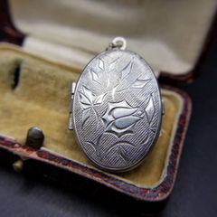 ヴィンテージ ルーペ 彫金加工 SV 925 スライド式 イタリア製 アラベスク ヴィンテージ ルーペ 彫金加工 SV 925 スライド式 イタリア製