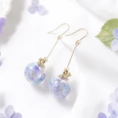 淡色あじさいの揺れるピアスのサムネイル