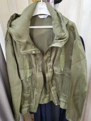 RISLEY ショートトレンチ×プリーツベストアンサンブル ネイビー×カーキ RISLEY ショートトレンチ×プリーツベストアンサンブル ネイビー×カーキ