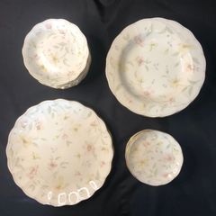 栃木県宇都宮市近隣『引き取り限定』】シングルベッド 【現状品
