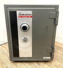 コクヨ KOKUYO 耐火金庫 ダイヤル式 鍵付き HS-10N - メルカリ