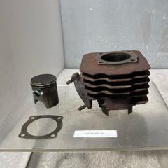 アドレスv100 シリンダー ピストン ガスケット - メルカリ