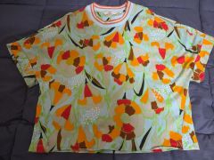 ロエベ オーバーサイズTシャツ 花柄&ブーツ 後ろ下がり LOEWE - メルカリ