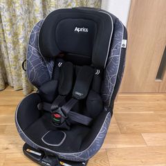 美品✨️2025年購入✨️アップリカ チャイルドジュニアシート フォーム 