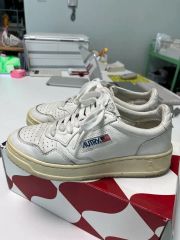 新品 定価4.2万 AUTRY メダリスト 41ゴートレザー 希少カラーGray 
