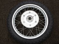 SR400 リアホイール メンテ済 OVAL MASTER 4.50-18 初期 SR400 リアホイール メンテ済 OVAL MASTER 4.50-18 初期 - メルカリ