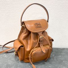 miumiu リュック ミディアム 未使用 - メルカリ