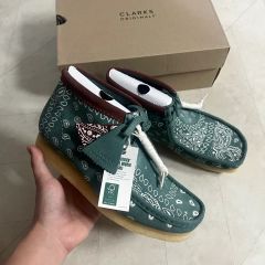 Clarks × A BATHING APE ワラビー【26】ダブルネーム 箱付 - メルカリ